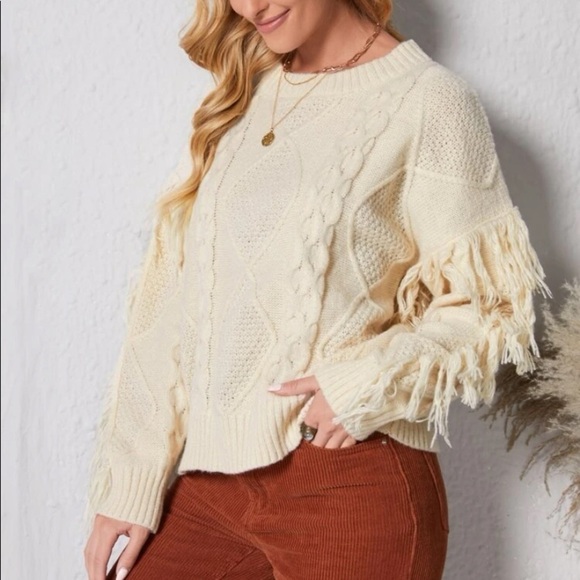 Delilah Wear Sweaters - NWT cable knit sweater